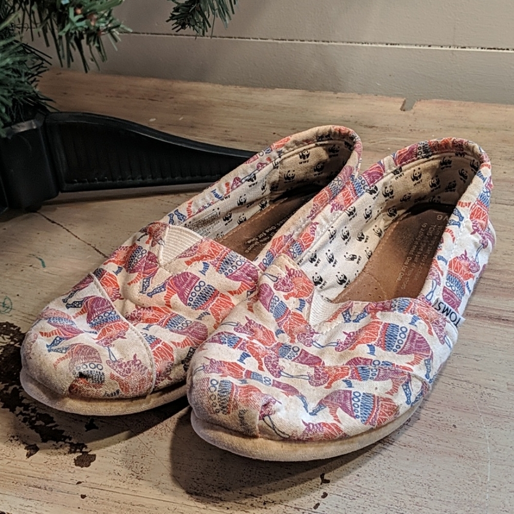 Toms WWF Slip Ons